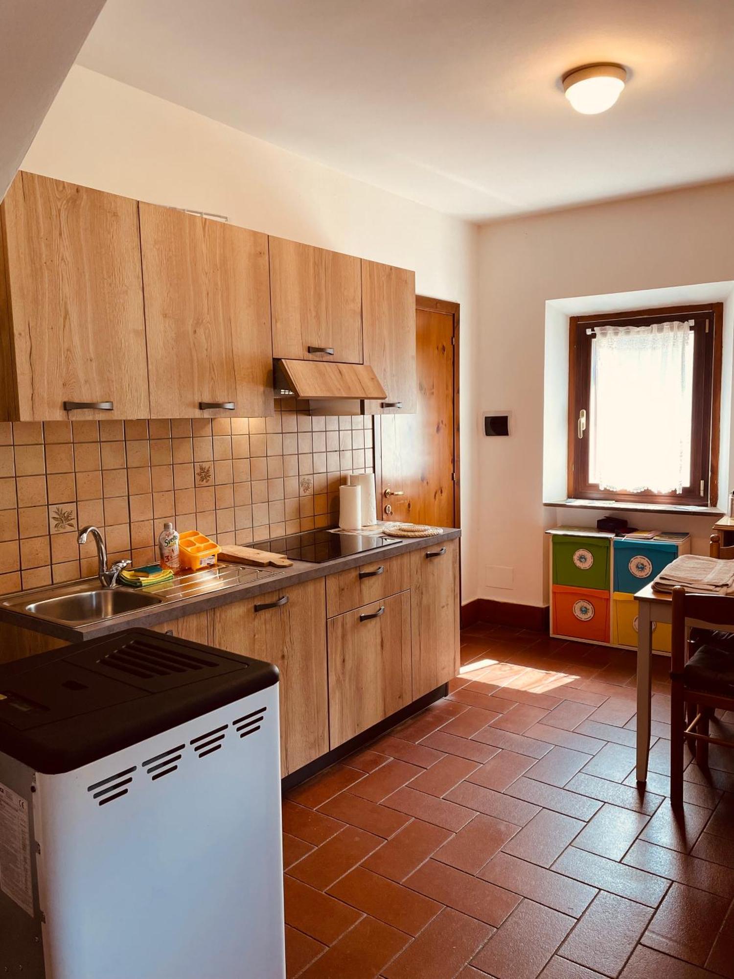 جينجا B&B Bivacco Frasassi Climbing & Trail Running House المظهر الخارجي الصورة