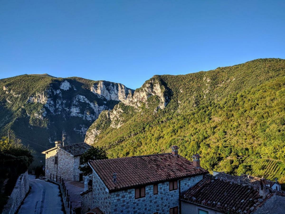 جينجا B&B Bivacco Frasassi Climbing & Trail Running House المظهر الخارجي الصورة